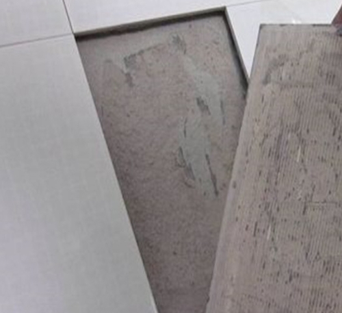 丛台瓷砖空鼓维修公司分享瓷砖铺贴时如果打浆（即涂抹在瓷砖背面和基层上的砂浆或瓷砖胶）过少，会带来以下问题